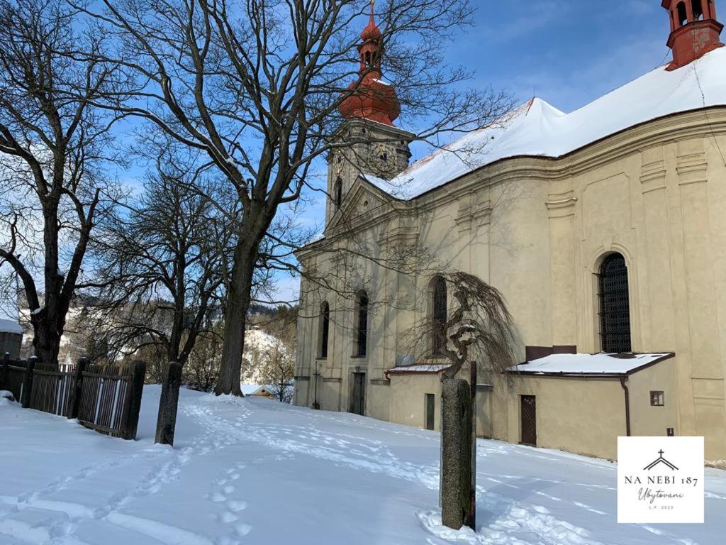 Na Nebi 187 Aparthotel Bečov nad Teplou Екстериор снимка