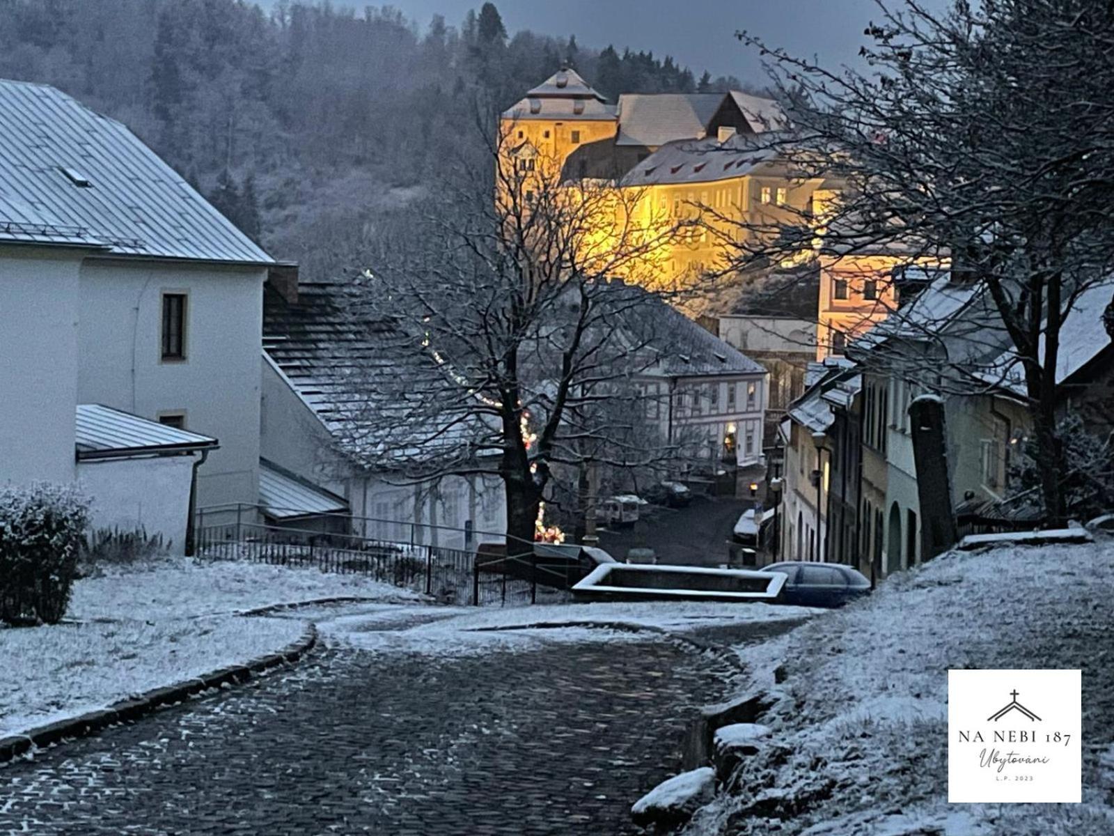 Na Nebi 187 Aparthotel Bečov nad Teplou Екстериор снимка